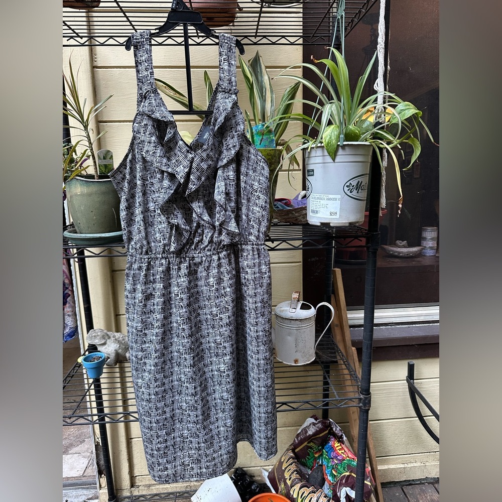 MOSSIMO SUPPLY CO Black and Gray Midi Dress Ruffle Synch Waist Size L